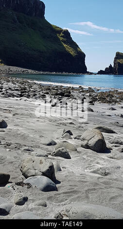 Die talisker Strand ist in der Nähe des Dorfes Carbost auf der Isle of Skye Stockfoto