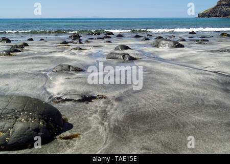 Die talisker Strand ist in der Nähe des Dorfes Carbost auf der Isle of Skye Stockfoto