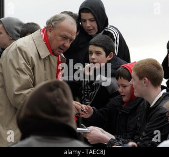 Liverpool, Großbritannien, Ex-Liverpool Inhaber Tom Hicks und seine Söhne besuchen Melwood credit Ian Fairbrother/Alamy Stockfotos Stockfoto