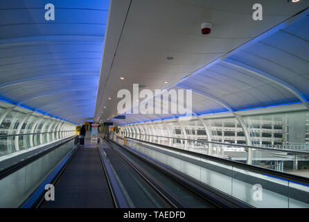 MANCHESTER - Juni 05: Im Inneren des modernen Terminal des Flughafens Manchester Juni 05, 2018 in Manchester, England Stockfoto