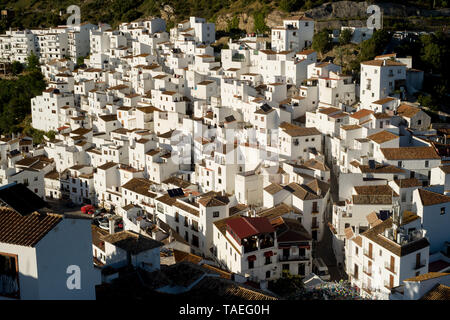 Casares Dorf in der Provinz Malaga, Andalusien, Spanien. Stockfoto
