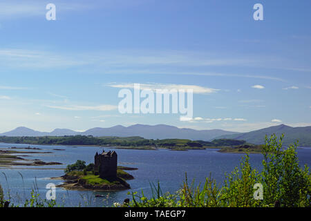 Castle Stalker ist ein Turm Haus ca. 2,5 Kilometer nordöstlich von Port Appin, einem Dorf in Argyll und Bute, Schottland. Stockfoto