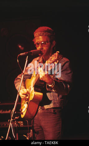 J.J. Cale im Theater Carré, Amsterdam, Niederlande, 1974, (Foto Gijsbert Hanekroot) Stockfoto