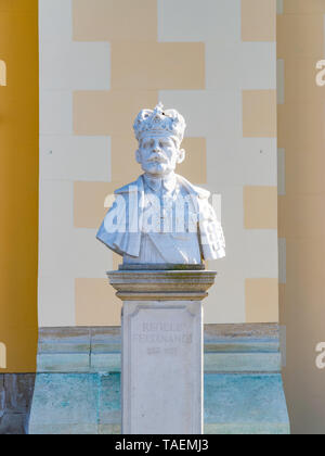 ALBA IULIA, Rumänien - 28. Februar 2019: Statue von Ferdinand I. von Rumänien in Alba Iulia, Rumänien. Stockfoto