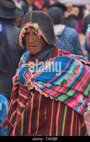 Traditionelle Yampara Mann mit Leder Hut, Tarabuco, Bolivien Stockfoto