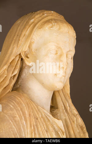 Detail einer Marmor römische Statue im Museum in Gortys, Kreta, Griechenland, Europa; Gesicht der jungen Caligula Stockfoto