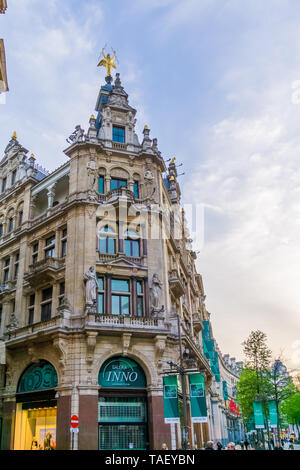 Galeria Inno Kaufhaus in Antwerpen Stadt, histroical belgischen Stadt Architektur, Antwerpen, Belgien, 23. April 2019 Stockfoto