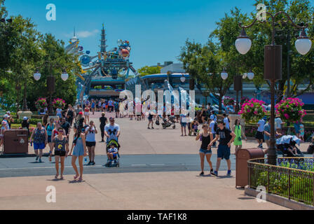 Orlando, Florida. Mai 16, 2019. Teilweise mit Blick auf die tomorrowland in Magic Kingdom in Walt Disney World. Stockfoto