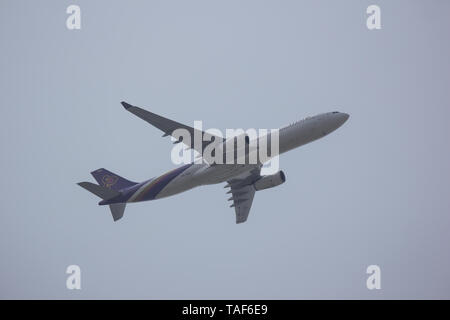 Chiangmai, Thailand - 22. Mai 2019: HS-TEQ Airbus A330-300 von Thai Airways. Im Flug von Chiang Mai nach Bangkok. Stockfoto