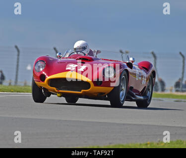 Josef Otto Rettenmaier, Maserati 450 S, Royal Automobile Club Woodcote Trophy, Pre-56 Sportscars, Donington historische Festival, Mai 2019, laufender Motor, Stockfoto