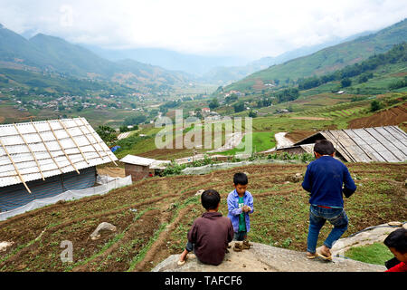 Sapa, Vietnam. - 22. Mai. 2019 Kinder spielen in Lao chai Sapa, Tal in Vietnam. Stockfoto