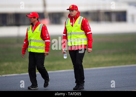 Winton, Victoria, Australien. 26 Mai, 2019. Die Jungfrau Australien Supercars Meisterschaft; 24. Mai 2019, Winton, Victoria, Australien; die Jungfrau Australien Supercars Meisterschaft; diesem Team Penske Scott McLaughlin führt eine Spur zu Fuß vor diesem Wochenende Winton SuperSprint Credit: Aktion plus Sport/Alamy leben Nachrichten Stockfoto