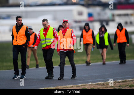 Winton, Victoria, Australien. 26 Mai, 2019. Die Jungfrau Australien Supercars Meisterschaft; 24. Mai 2019, Winton, Victoria, Australien; die Jungfrau Australien Supercars Meisterschaft; 23 Red Racing Davison führt eine Spur zu Fuß vor diesem Wochenende Winton SuperSprint Credit: Aktion plus Sport/Alamy leben Nachrichten Stockfoto