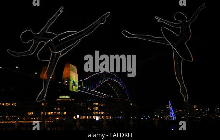 Sydney. 24. Mai, 2019. Foto am 24. Mai 2019 zeigt die Sydney Harbour Bridge während der Vivid Sydney in Sydney, Australien. Credit: Bai Xuefei/Xinhua/Alamy leben Nachrichten Stockfoto