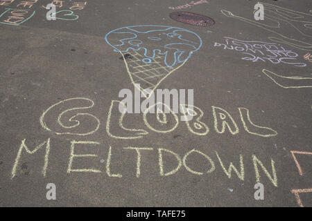 Glasgow, UK. 24. Mai 2019. Die contuing Freitag stikes von Kindern und Jugendlichen gegen unzureichende Maßnahmen der Regierungen auf die Klimakrise zu protestieren. Quelle: Jeremy Sutton-hibbert/Alamy leben Nachrichten Stockfoto