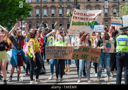 Glasgow, Schottland, Großbritannien. 24. Mai, 2019. Jugend Streik 4 Klima Studentendemonstration. Studenten in Deutschland protestieren gegen den Klimawandel und das Fehlen von Maßnahmen durch die Regierung. Credit: Skully/Alamy leben Nachrichten Stockfoto