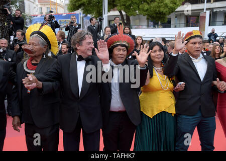 Cannes, Frankreich. 24. Mai, 2019. 72. Filmfestival in Cannes 2019, Red Carpet Film: '' "sybil" dargestellt: Chief Raoni Metuktire, Jean-Pierre Dutilleux Credit: Unabhängige Fotoagentur/Alamy leben Nachrichten Stockfoto