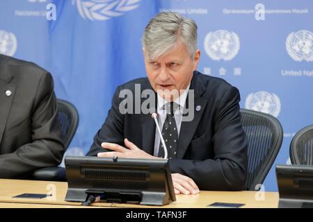 Vereinten Nationen, New York, USA, 24. Mai 2019 - Jean-Pierre Lacroix, Untergeneralsekretär für Friedensoperationen Schriftsatz Reporter anlässlich des Internationalen Tages der Vereinten Nationen Friedenstruppen (29. Mai) heute am Hauptsitz der Vereinten Nationen in New York. Foto: Luiz Rampelotto/EuropaNewswire PHOTO CREDIT OBLIGATORISCH. | Verwendung weltweit Stockfoto