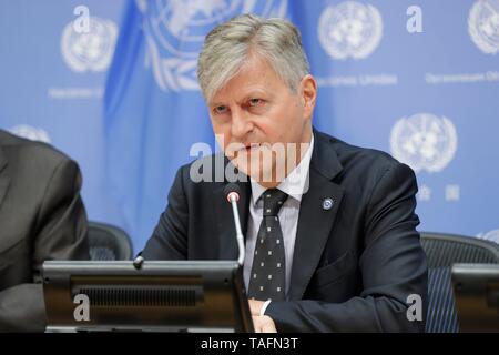 Vereinten Nationen, New York, USA, 24. Mai 2019 - Jean-Pierre Lacroix, Untergeneralsekretär für Friedensoperationen Schriftsatz Reporter anlässlich des Internationalen Tages der Vereinten Nationen Friedenstruppen (29. Mai) heute am Hauptsitz der Vereinten Nationen in New York. Foto: Luiz Rampelotto/EuropaNewswire PHOTO CREDIT OBLIGATORISCH. | Verwendung weltweit Stockfoto