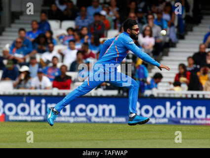 LONDON, Vereinigtes Königreich. 25. Mai 2019. Ravindra Jadeja von Indien während der ICC-WM-Warm-up zwischen Indien und Neuseeland am Oval Stadium, London, am 25. Mai 2019 Kredit Aktion Foto Sport Foto Credit: Action Sport / alamy Leben Nachrichten Stockfoto