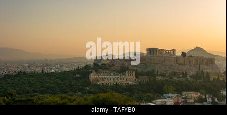 Akropolis von Athen mit dem Parthenon Tempel während der Sunrise, Athen, Griechenland Stockfoto