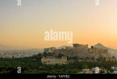 Akropolis von Athen mit dem Parthenon Tempel während der Sunrise, Athen, Griechenland Stockfoto