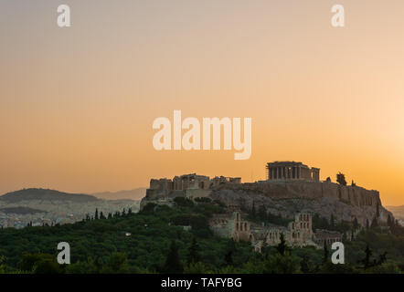 Akropolis von Athen mit dem Parthenon Tempel während der Sunrise, Athen, Griechenland Stockfoto