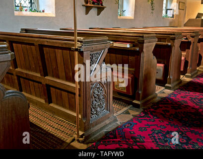 Detail der Bänke der Kirche in Tubney, Oxfordshire, Großbritannien Stockfoto