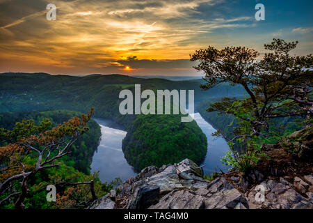 Czech Grand Canyon Horseshoe. Berühmte tschechische Lookout können in der Nähe von Prag. Mäander des Flusses Vltava in Südböhmen, Tschechische Republik Stockfoto