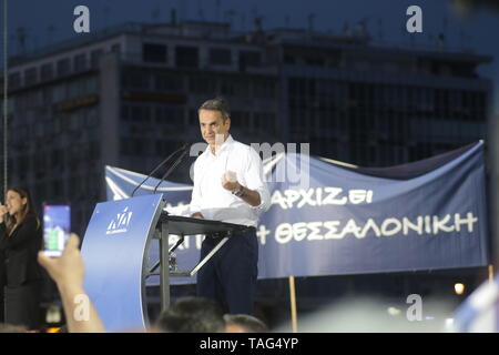 Thessaloniki, Griechenland. 24 rt Mai 2019. Griechische oppositionellen Partei Neue Demokratie Führer Kyriakos Mitsotakis liefert eine Rede, einen Tag vor der griechischen Lokalen und den Wahlen zum Europäischen Parlament. Griechenland wird den lokalen Wahlen gleichzeitig gedrückt, als die Wahlen zum Europäischen Parlament am 26. Mai, durch allgemeine Wahlen voraussichtlich im Oktober 2019 zu nehmen. Credit: Orhan Tsolak/Alamy leben Nachrichten Stockfoto