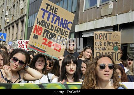 Mailand (Italien), 24. Mai 2019, 'Global Strike für zukünftige "Jugend und Schüler Demonstration aus Protest gegen den Klimawandel und die globale Erwärmung Stockfoto