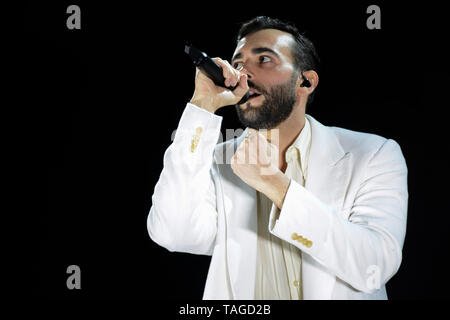 Verona, Italien. Mai 2019. Der berühmte italienische Singer-Songwriter Marco Mengoni tritt live mit seiner Atlantico Tour 2019 in der Arena von Verona, Italien, auf. Stockfoto