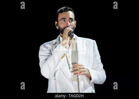 Verona, Italien. Mai 2019. Der berühmte italienische Singer-Songwriter Marco Mengoni tritt live mit seiner Atlantico Tour 2019 in der Arena von Verona, Italien, auf. Stockfoto