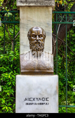 Die Bronzestatue des Griechischen tragischen Dichter Aischylos in der Nähe vom Syntagma-Platz in Athen, Griechenland Stockfoto