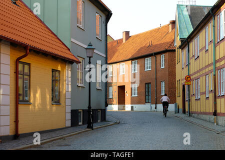 Die farbenfrohen Fachwerkbauten und Straßen von Ystad eine Stadt in Skåne Län an der Südküste Schwedens Küste Stockfoto