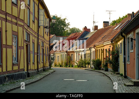 Die farbenfrohen Fachwerkbauten und Straßen von Ystad eine Stadt in Skåne Län an der Südküste Schwedens Küste Stockfoto