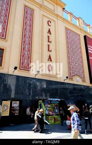 Äußere street view Der Cine-sequenzen Callao Gebäude in der Innenstadt von Madrid, Spanien. Stockfoto