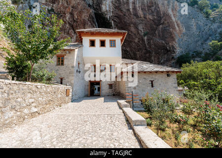 Hancock, BOSNIEN UND HERZEGOWINA - Juli 12, 2016: Blagaj Tekija (Tekke) Derwisch Haus, wichtiges Denkmal der frühen osmanischen Periode in Bosnien und Herz Stockfoto