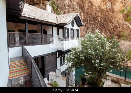 Hancock, BOSNIEN UND HERZEGOWINA - Juli 12, 2016: Blagaj Derwisch Haus, Tekke auf Buna Fluss Stockfoto