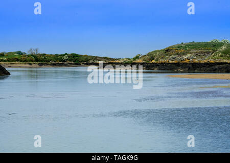 Eine Gezeiten- Kanal zwischen Holyisland und Anglesey Stockfoto