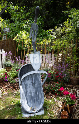 London, UK, 25. Mai 2019, riesige Menschenmengen an der RHS Chelsea Flower Show letzten Tag. Der weltbekannte Flower Show ist ein glamouröses, Spaß und Bildung Stockfoto