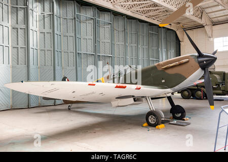 Weltkrieg zwei Supermarine Spitfire im Imperial War Museum, Duxford, Cambridgeshire, Großbritannien Stockfoto