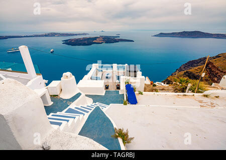 Insel Santorin in Griechenland, einem der schönsten Reiseziele der Welt. In Imerovigli. Stockfoto