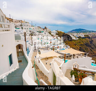 Insel Santorin in Griechenland, einem der schönsten Reiseziele der Welt. In Imerovigli. Stockfoto