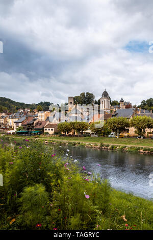 Anzeigen von Montignac und der Vezere Fluss in der Region Perigord in Frankreich Stockfoto