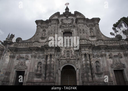 Aus dem Jahr 1605 gebaut und vollendet im Jahre 1765 die Kirche Compañía de Jesús in Quito ist eines der bedeutendsten Werke der spanischen Barock Architektur. Stockfoto