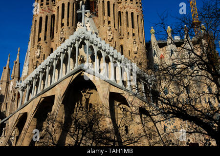 Barcelona, Spanien. Februar 10, 2019. Sühneopfer Kirche der Heiligen Familie (Templo Expiatorio de la Sagrada Familia), eine große unvollendete Römisch-katholische Stockfoto