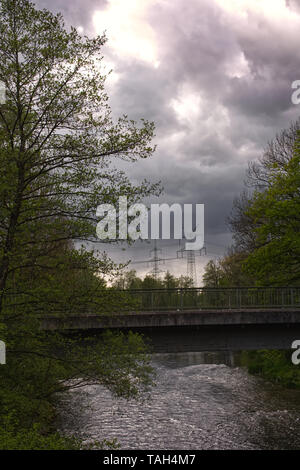 Gewitter bei Amper Fluss Stockfoto