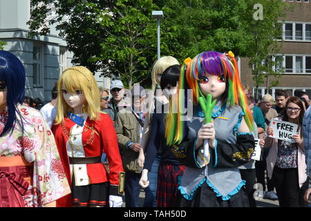 Cos-Spieler an der Rheinpromenade in Japan Tag 2019 in Düsseldorf, Deutschland, Stockfoto