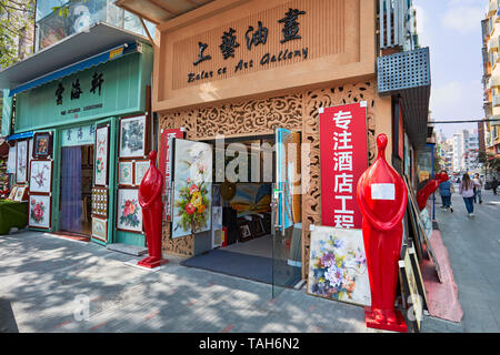 Kunst Galerie shopfront und Eingang in Ölmalerei-Dorf Dafen. Shenzhen, Guangdong Province, China. Stockfoto